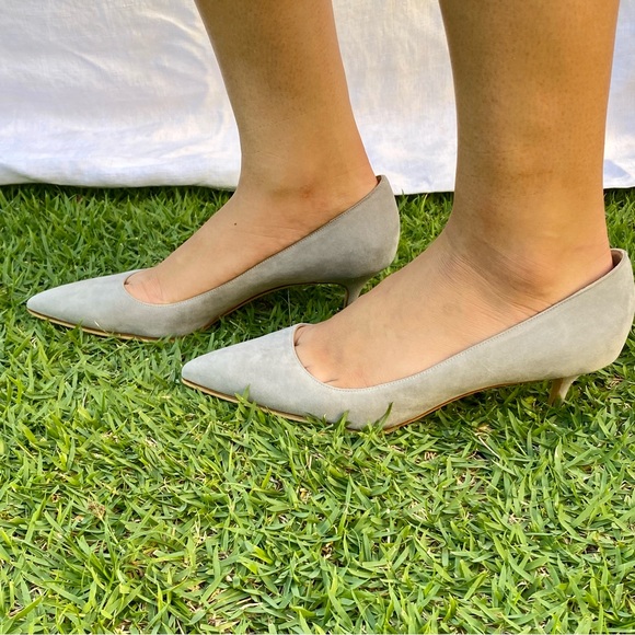 Manolo Blahnik BB Pointed Toe 50mm Kitten Heel Pump in Grey Suede - Picture 7 of 13